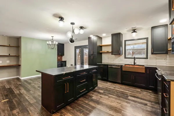 $285,000 | 4470 Russellville Road, Hopkinsville, KY 42240