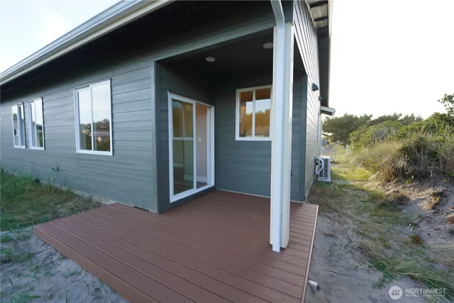a utility house with a washer and dryer
