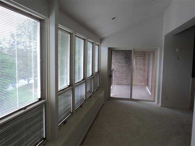 875 GreenView Court, Unit 65 Rochester, MI 48307 - Photo 6 of 12 31062120-5.JPG