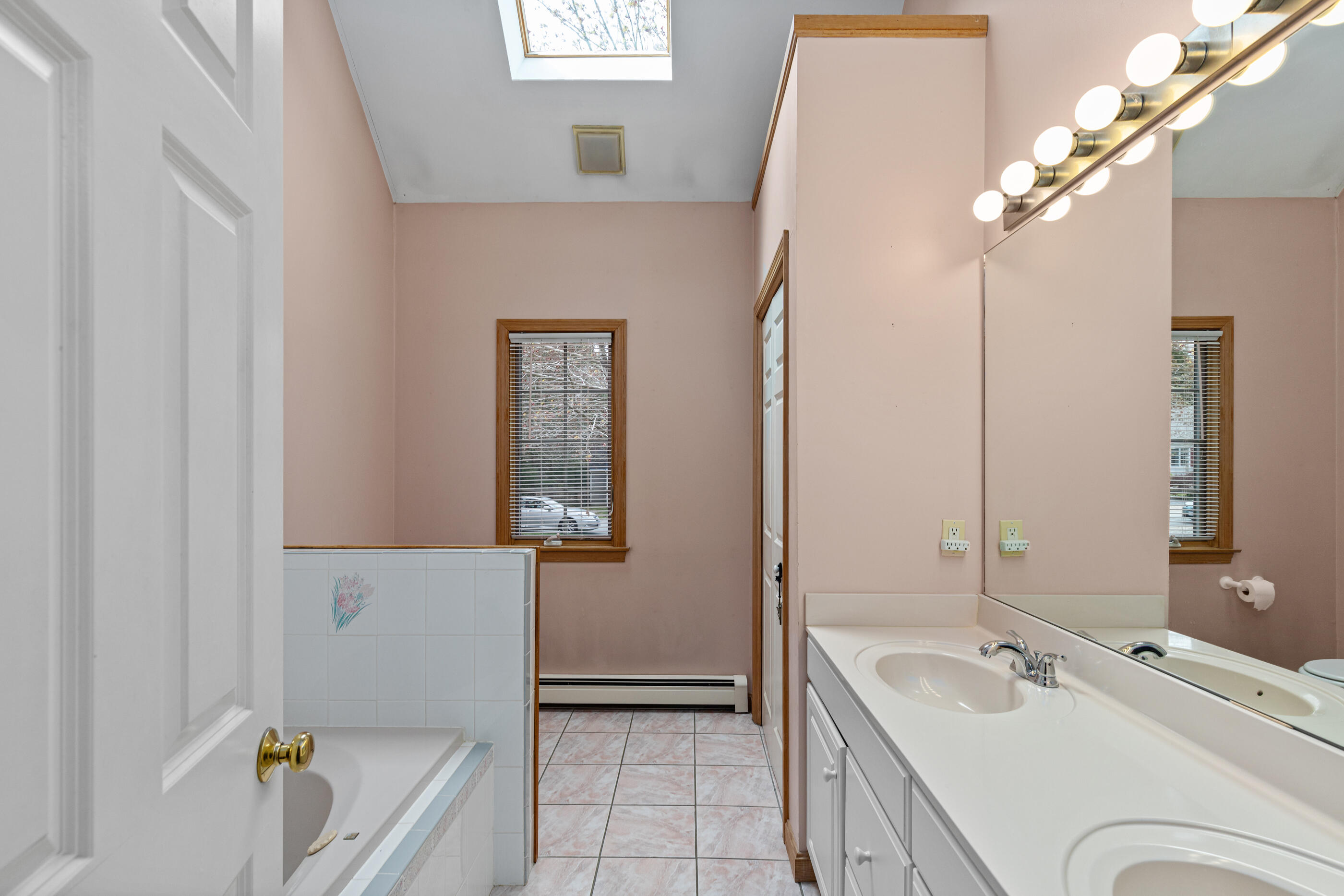 54 Roosevelt Road Cotuit, MA 02635 - Photo 19 of 45 32