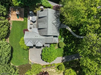 $3,295,000 | 20 Country Club Drive, Chatham, NJ 07928
