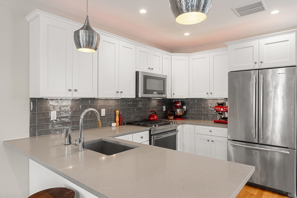 178 Thornton Street, Unit 1 Boston, MA 02119 - Photo 4 of 23