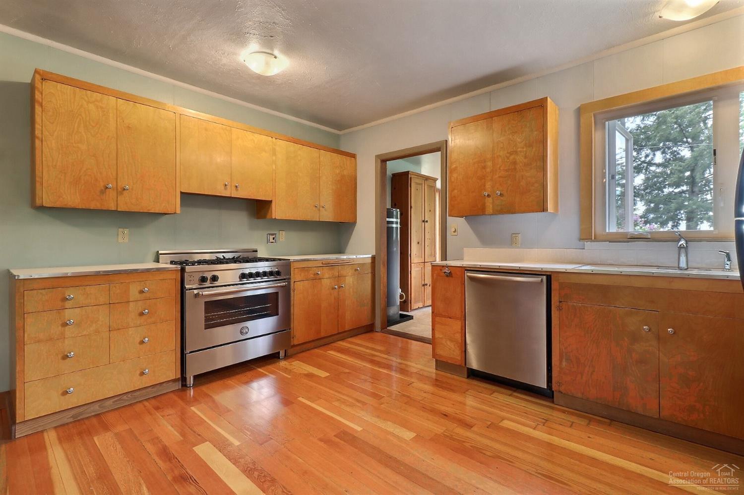 6700 Southwest Taylors Ferry Road Portland, OR 97223 - Photo 12 of 25 Additional Photo