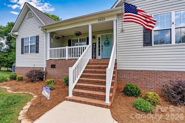 $449,900 | 3353 48th Ave Lane Northeast, Hickory, NC 28601