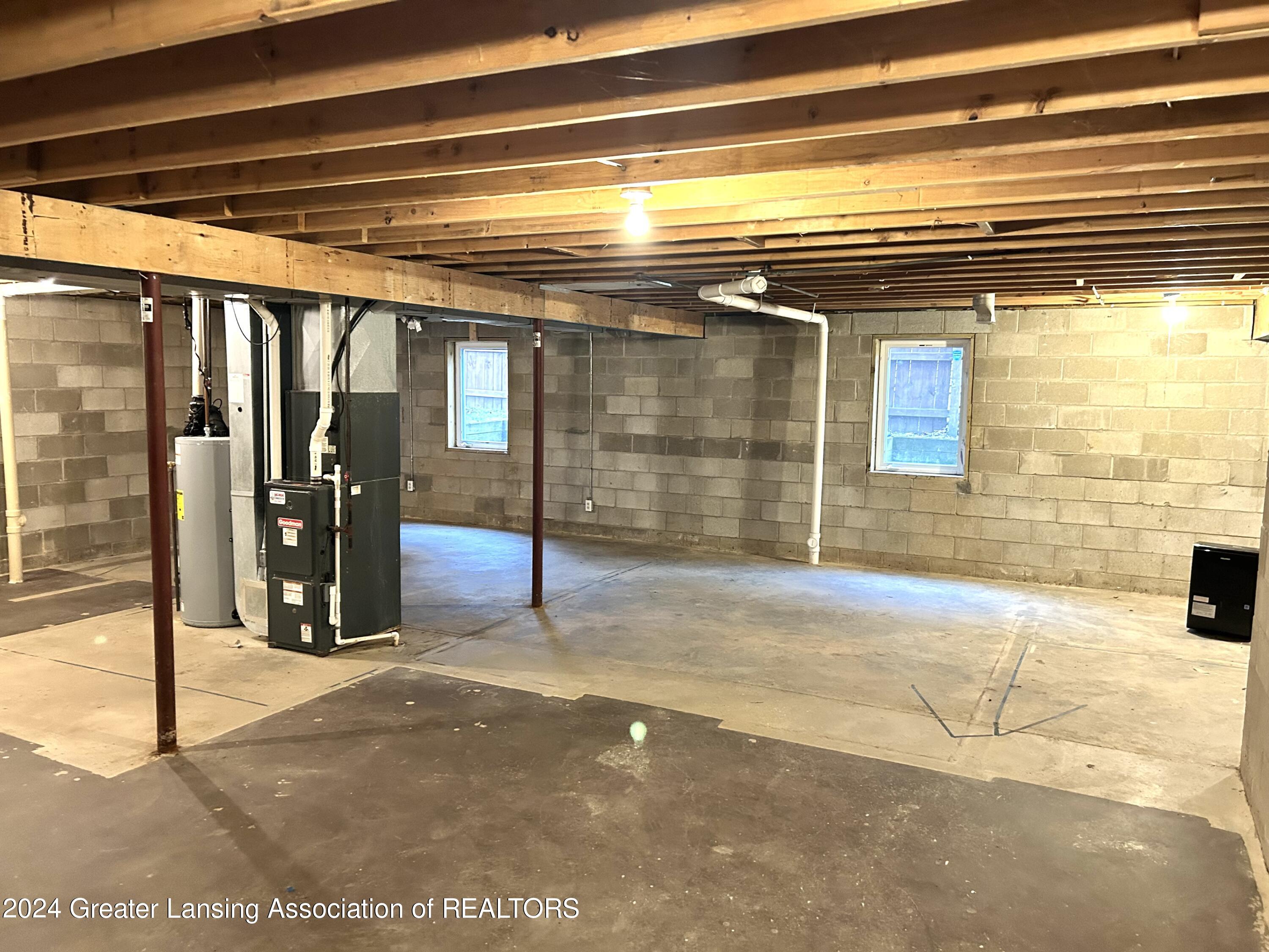 2612 East Cavanaugh Road Lansing, MI 48910 - Photo 21 of 29 Photo Mar 01 2024, 4 51 46 PM