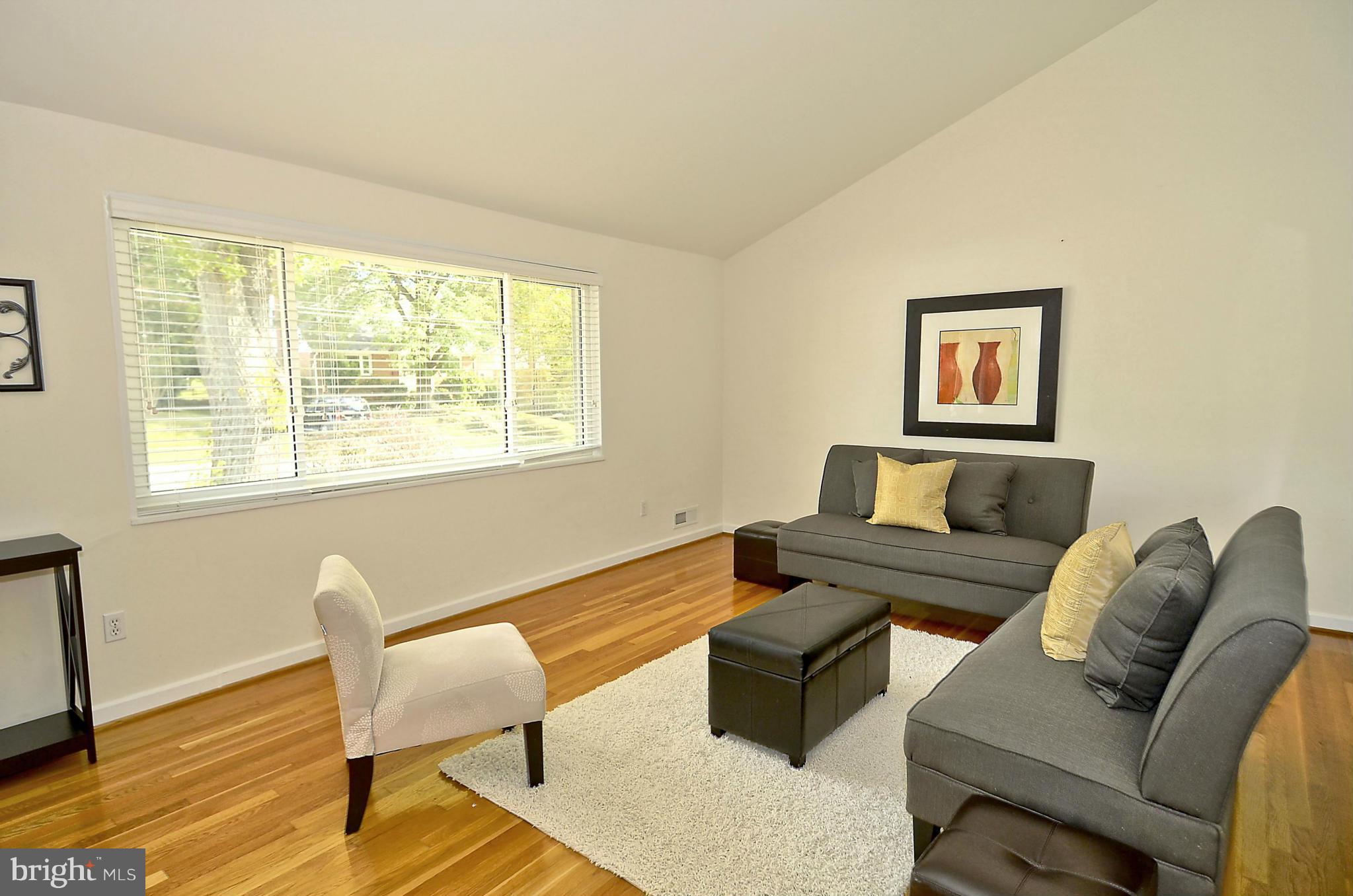 12912 Goodhill Road Silver Spring, MD 20906 - Photo 3 of 29 Living Room