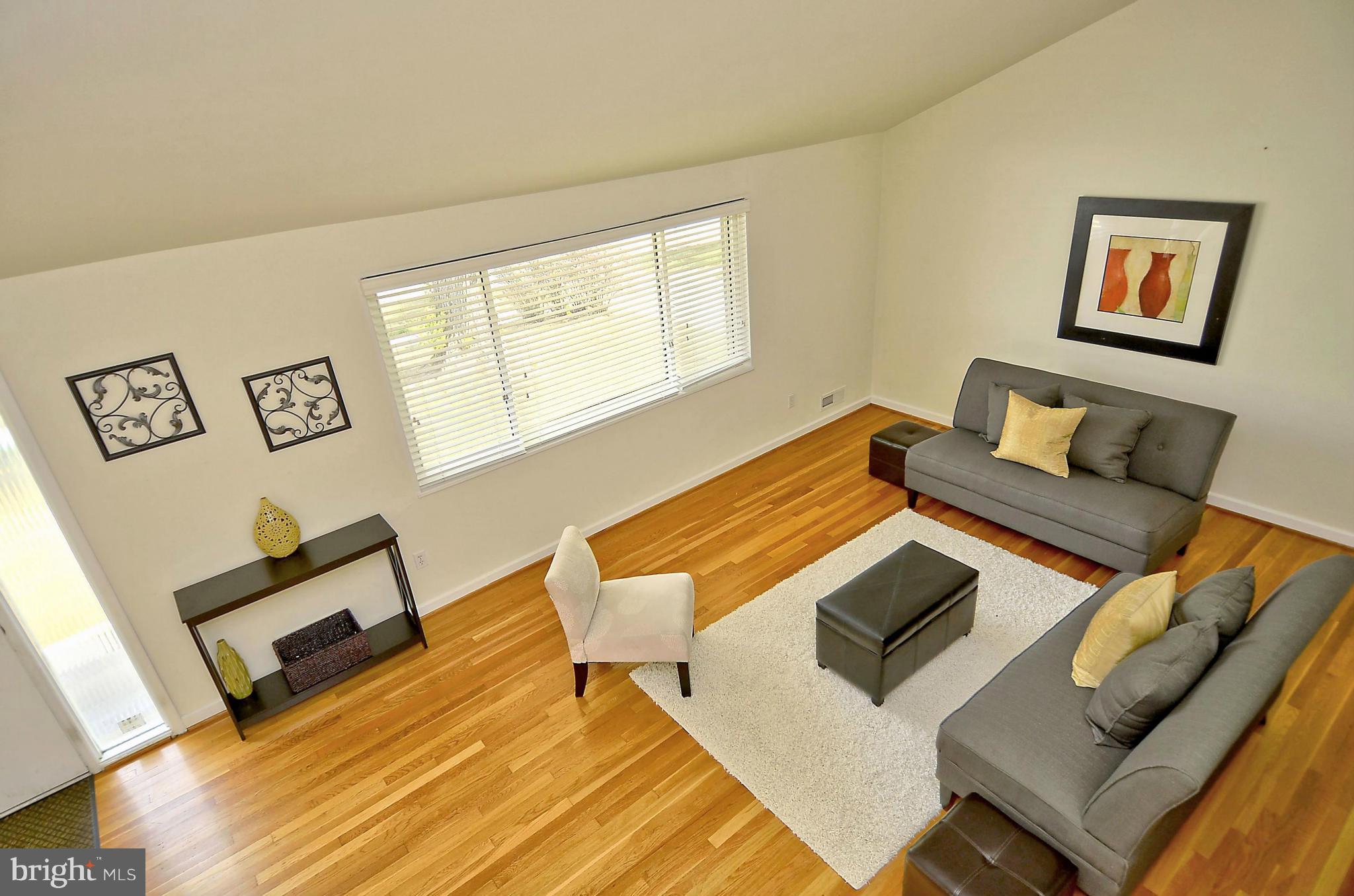 12912 Goodhill Road Silver Spring, MD 20906 - Photo 5 of 29 Living Room