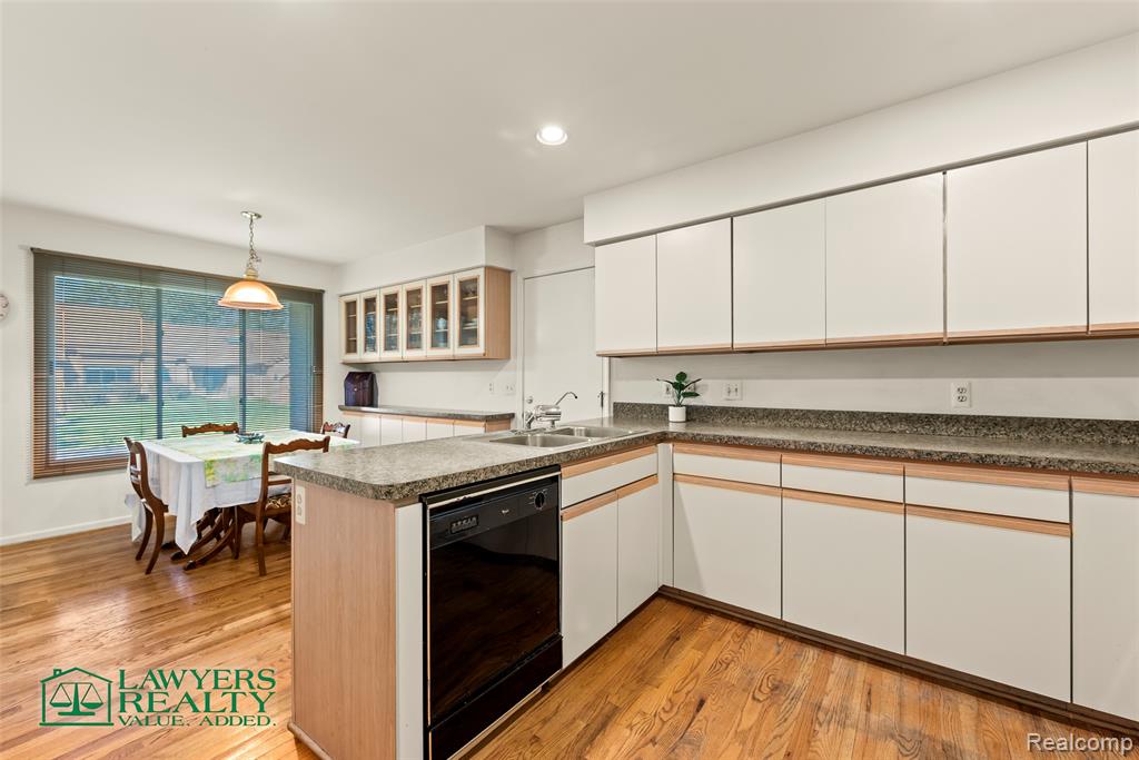 2122 London Bridge Drive Rochester Hills, MI 48307 - Photo 9 of 28 Gallery Image 9