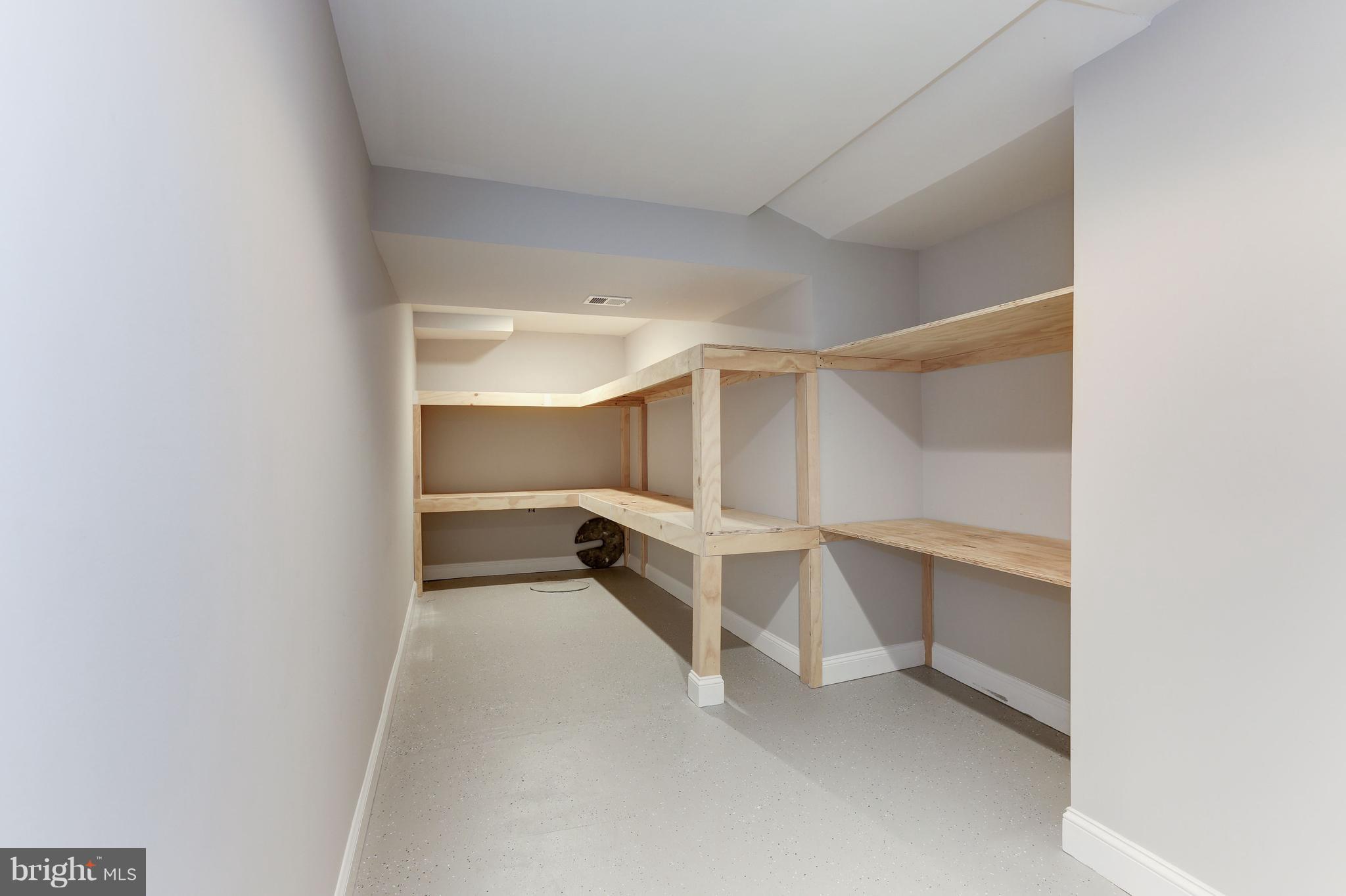 6509 White Post Road Centreville, VA 20121 - Photo 27 of 30 Interior (General)