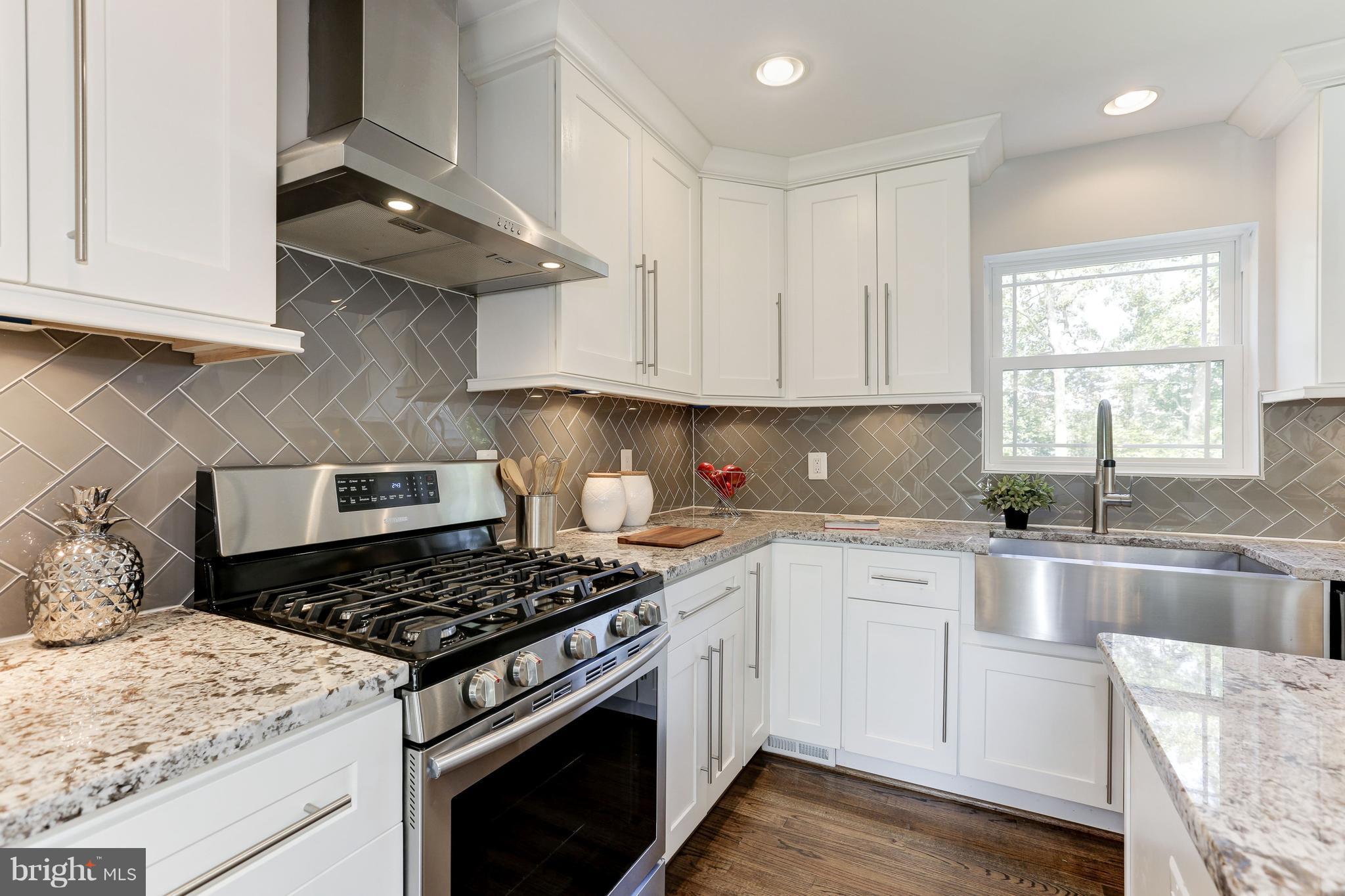 6509 White Post Road Centreville, VA 20121 - Photo 9 of 30 Kitchen