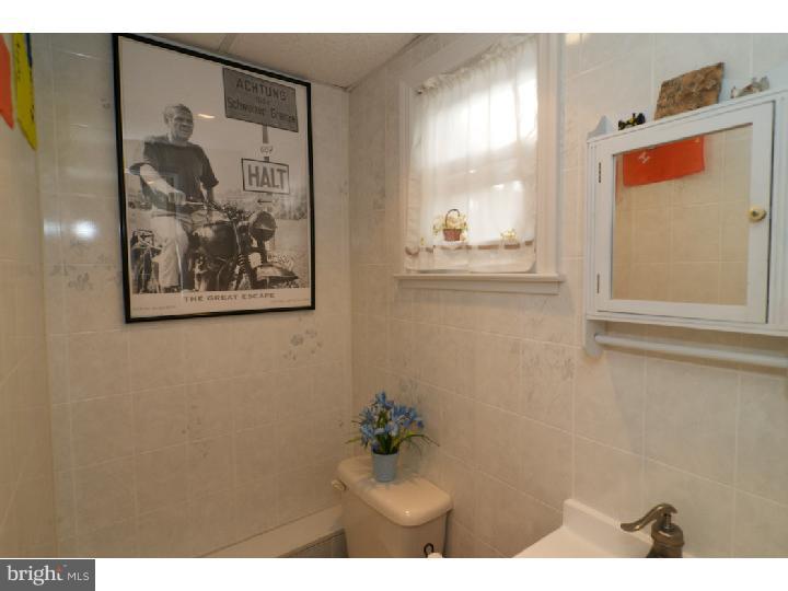 856 Sunnylea Road Lansdale, PA 19446 - Photo 13 of 25 Half Bath
