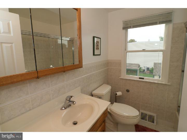 856 Sunnylea Road Lansdale, PA 19446 - Photo 17 of 25 Bathroom