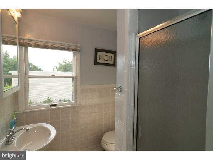 856 Sunnylea Road Lansdale, PA 19446 - Photo 19 of 25 Bathroom