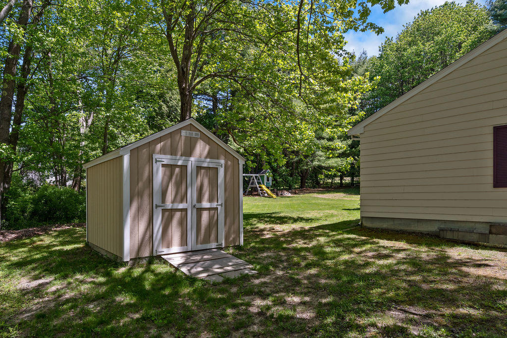 1 Carriage Road Cumberland, ME 04110 - Photo 32 of 36 005_1carriagerdcumberland-8