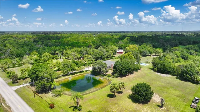 a view of an outdoor space and a yard