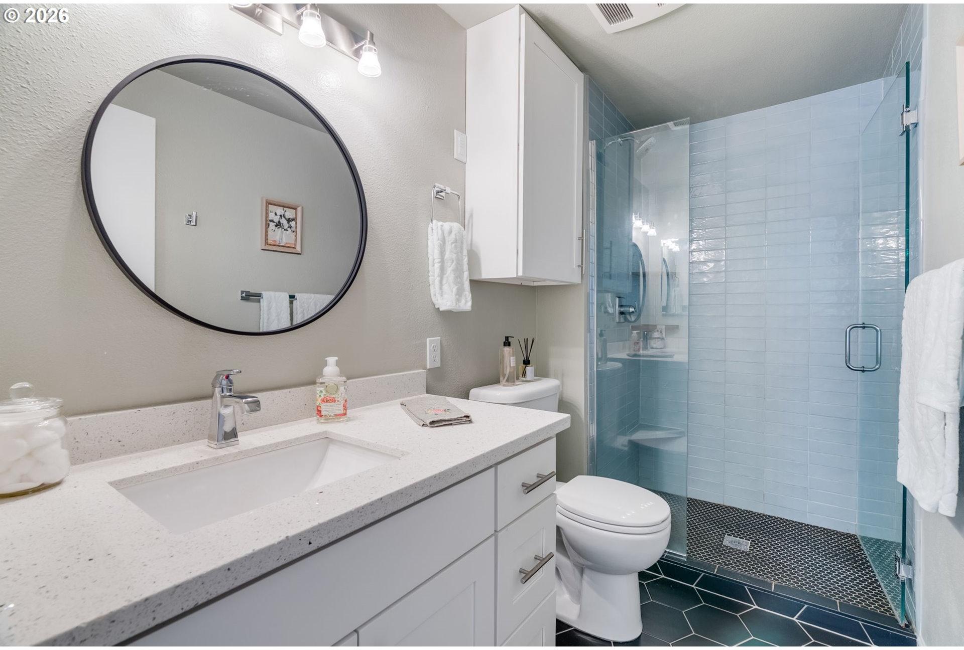 5624 South Riverside Lane, Unit 8 Portland, OR 97239 - Photo 25 of 41 Gallery Image 25