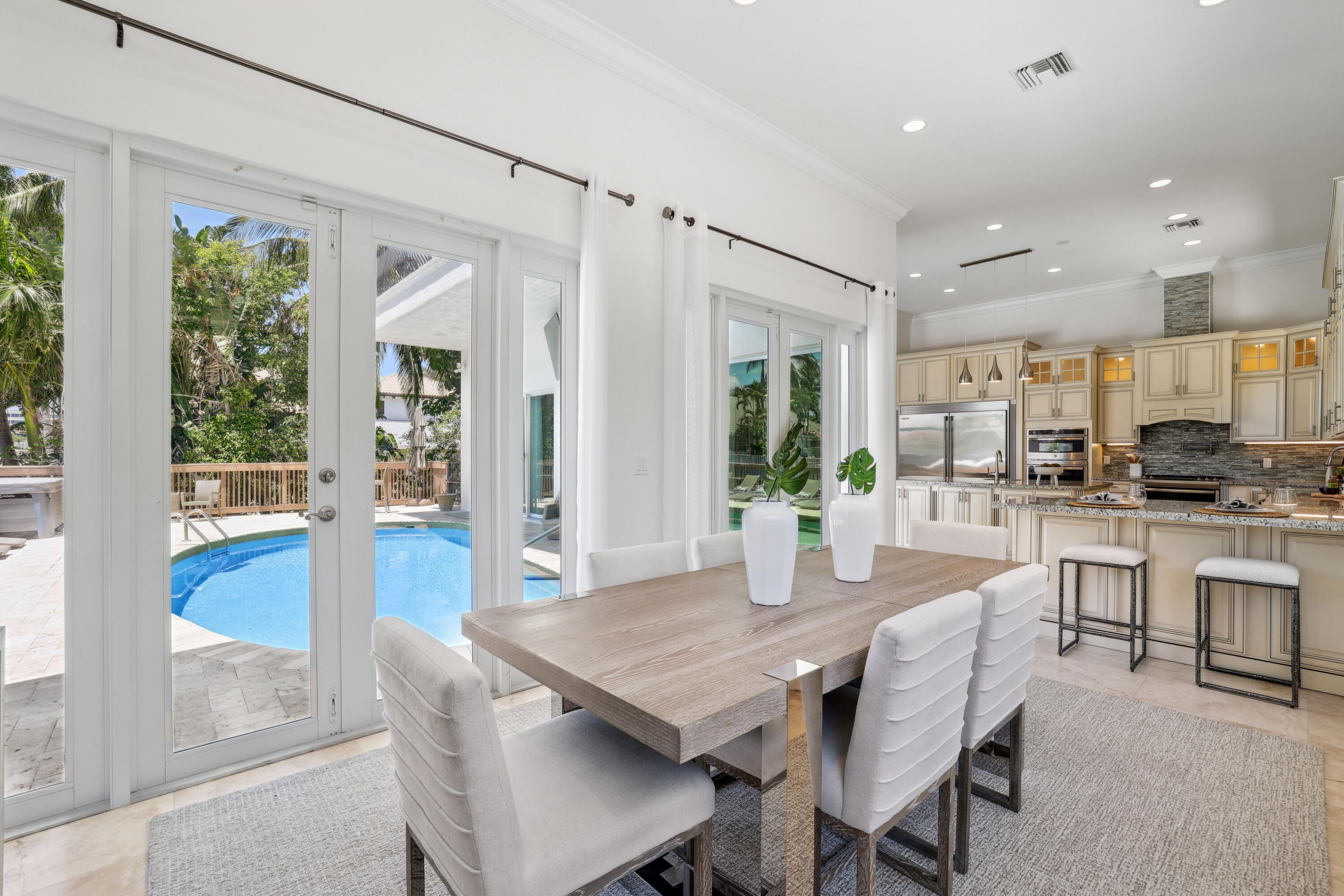 1030 Rhodes Villa Avenue Delray Beach, FL 33483 - Photo 19 of 76 dining area