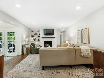 $949,900 | 1301 East Barden Road, Charlotte, NC 28226