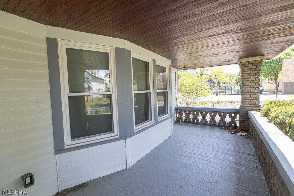 14221 Glenside Road Cleveland, OH 44110 - Photo 4 of 50