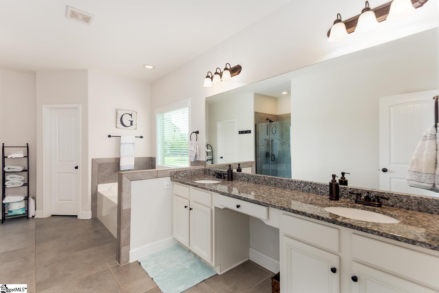 113 Angeline Way Simpsonville, SC 29681 - Photo 12 of 31 Gallery Image 12