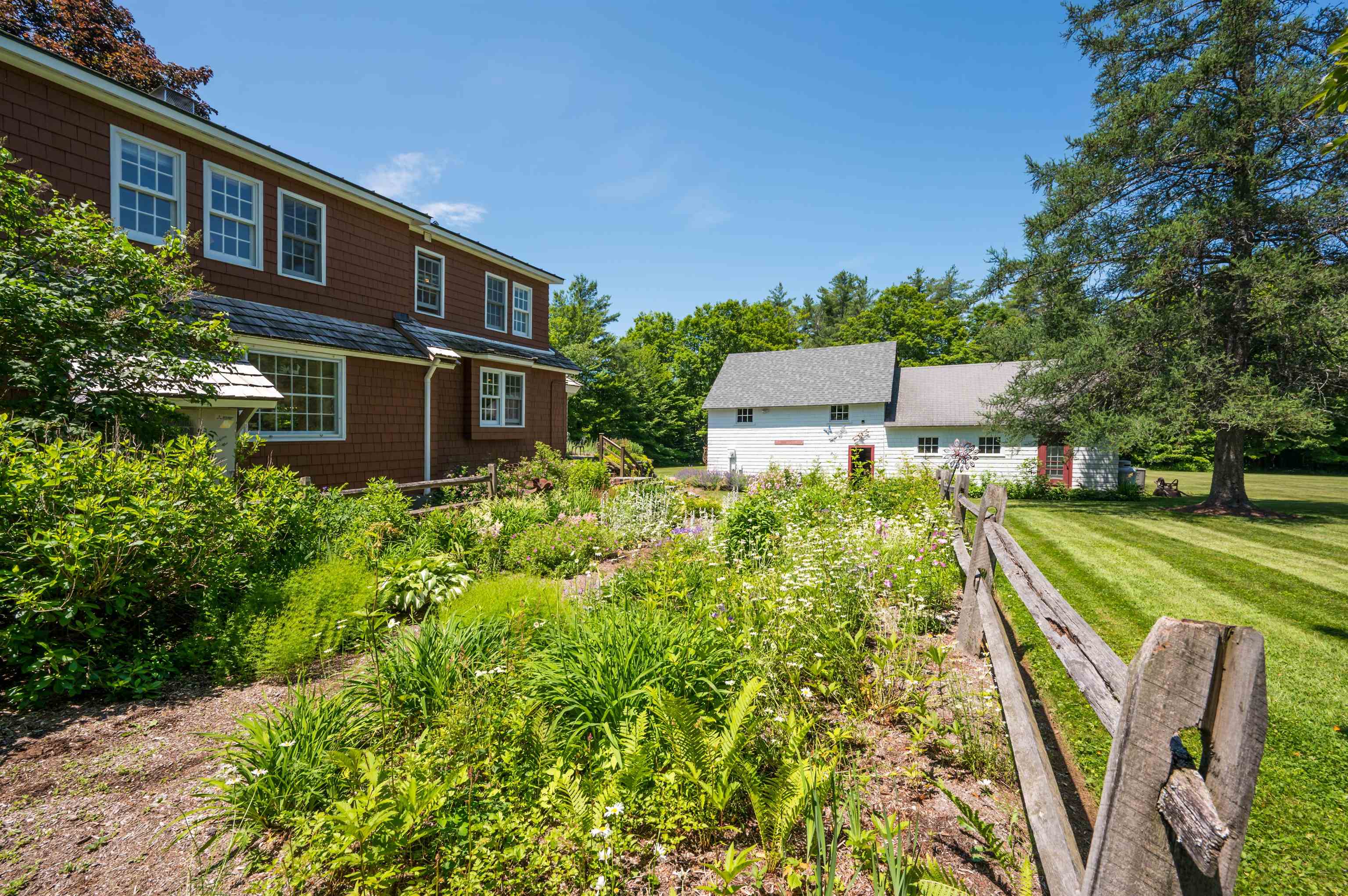 100 Page Road New London, NH 03257 - Photo 49 of 60