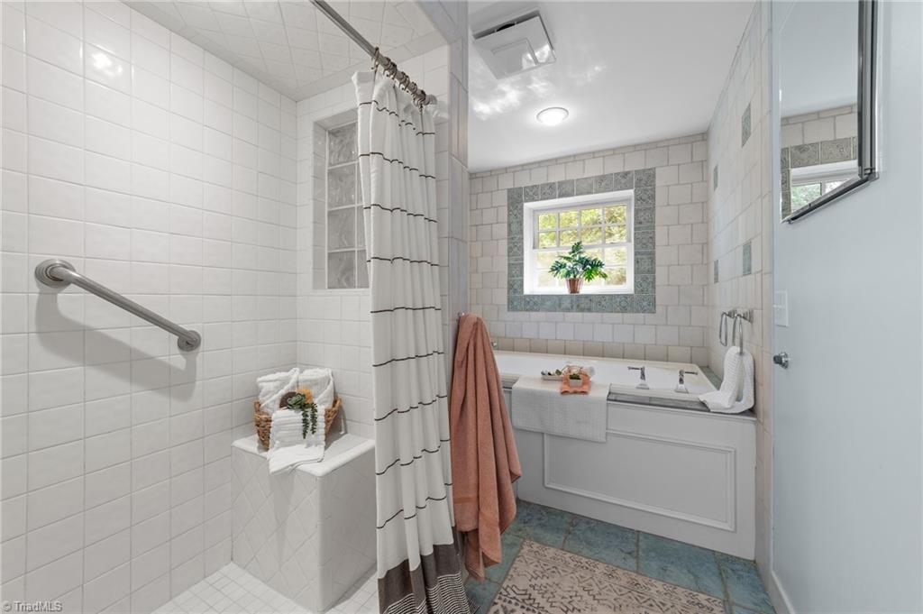 3432 Edgefield Road Greensboro, NC 27409 - Photo 14 of 34 Primary Bath