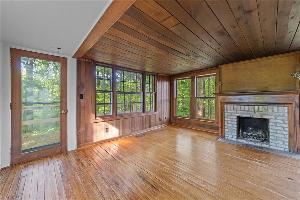 3432 Edgefield Road Greensboro, NC 27409 - Photo 31 of 34 Cottage Interior