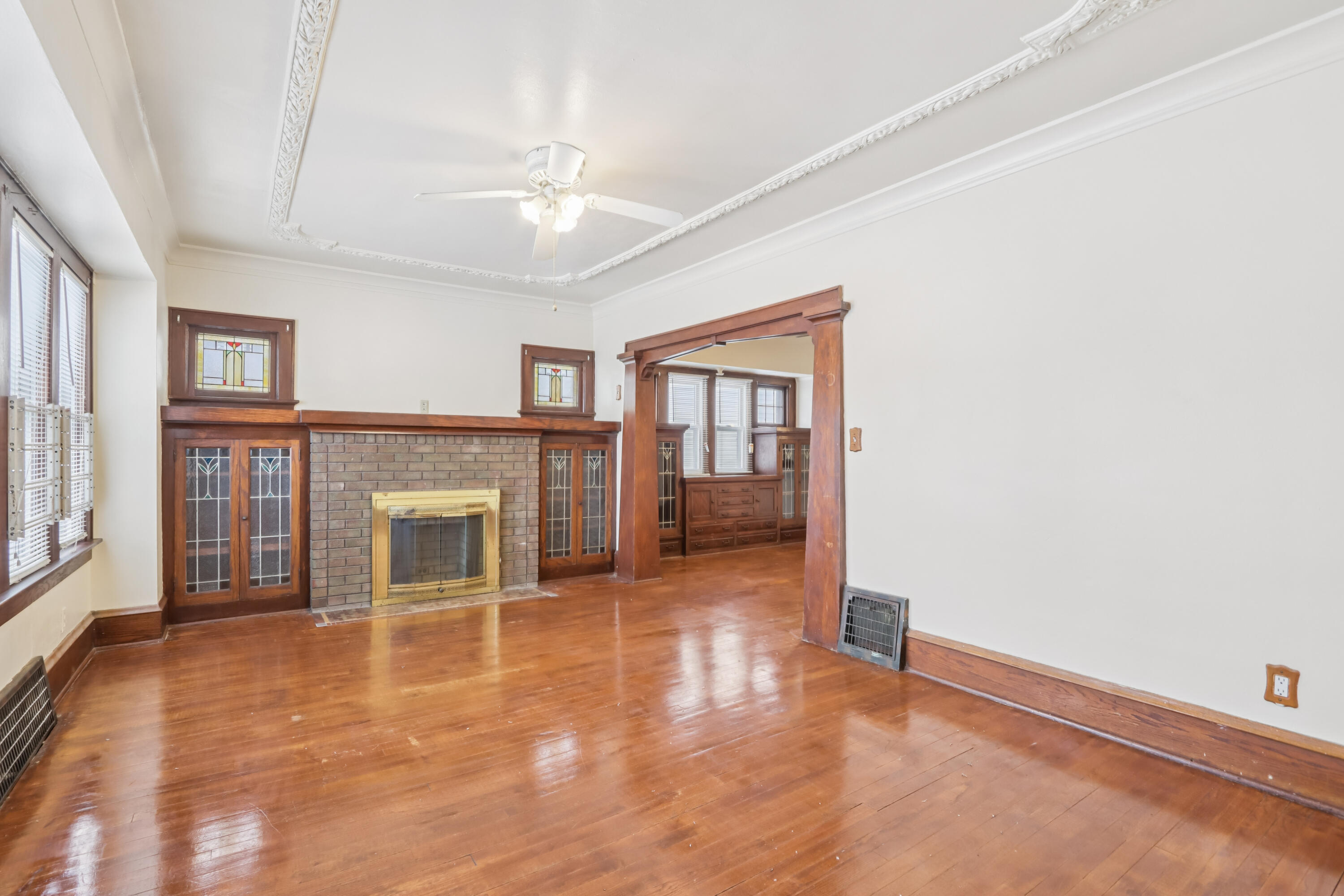 4027 North 24th Place Milwaukee, WI 53209 - Photo 2 of 29 2-print-N 24th Pl-S0201-007