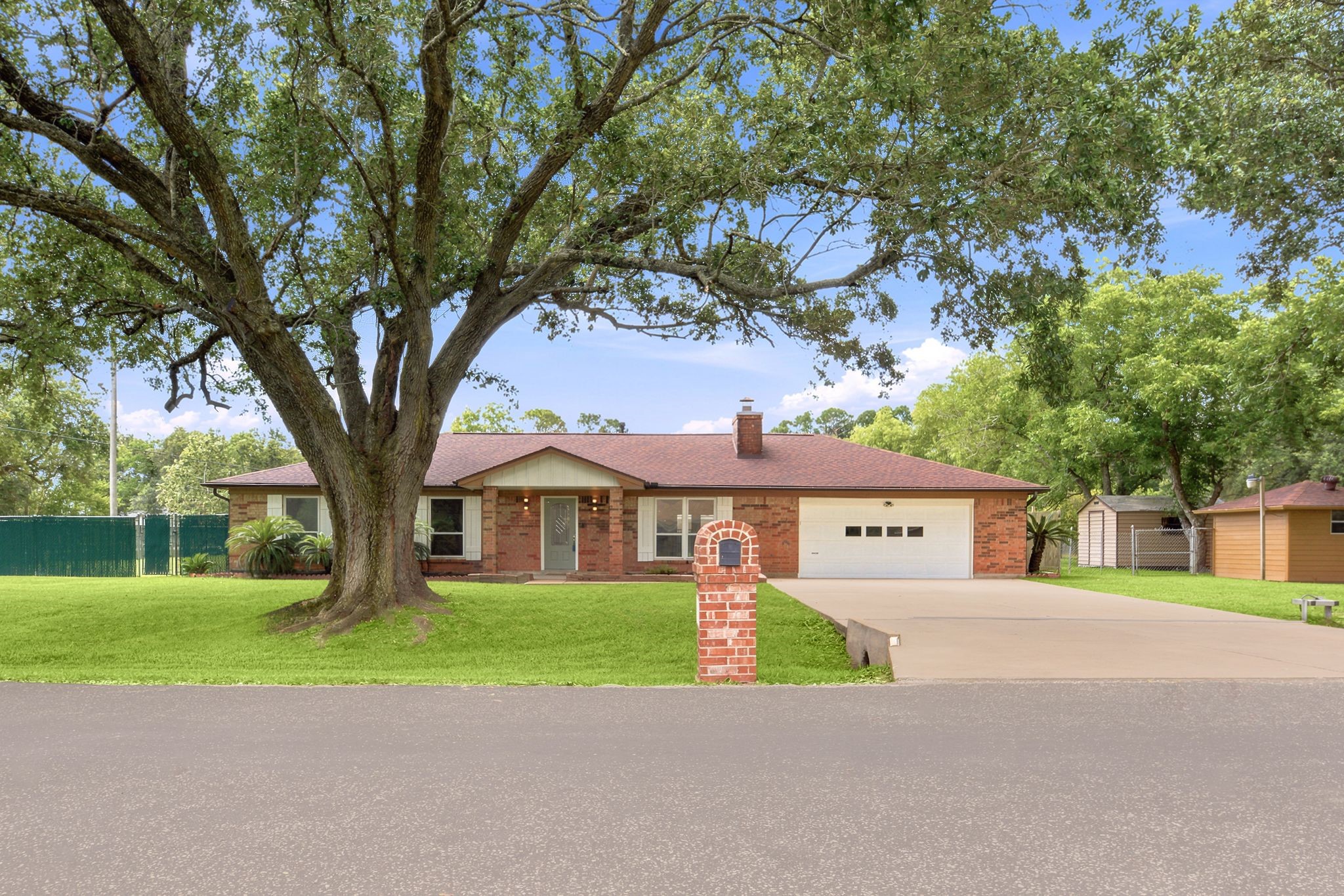 12211 3rd Street Santa Fe, TX 77510 - Photo 4 of 44