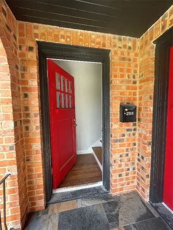 $2,000 | 2509 Arbor Street, Houston, TX 77004