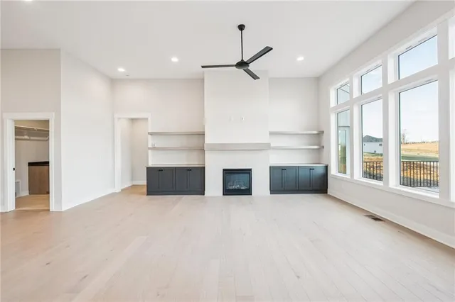 $559,950 | 2156 Black Walnut Drive, Liberty, MO 64068