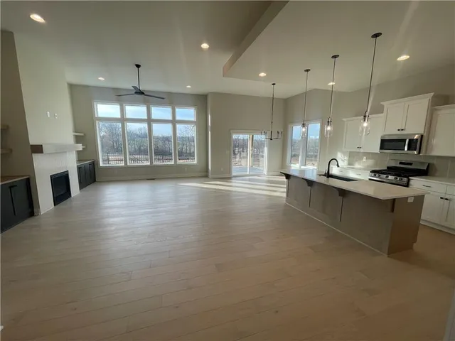 $559,950 | 2156 Black Walnut Drive, Liberty, MO 64068