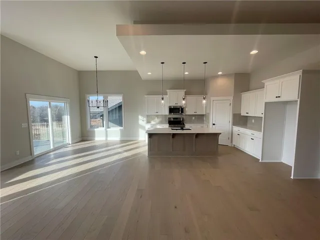 $559,950 | 2156 Black Walnut Drive, Liberty, MO 64068