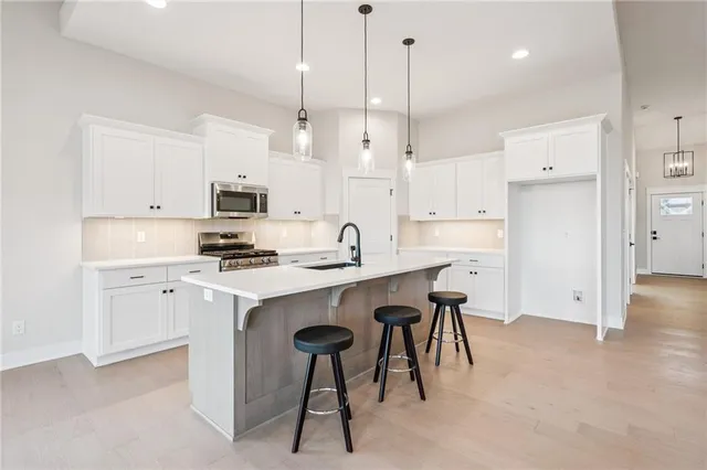 $559,950 | 2156 Black Walnut Drive, Liberty, MO 64068