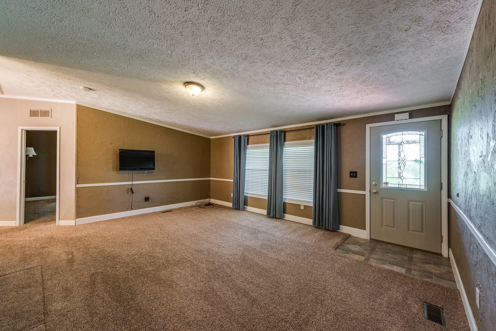 2151 Leffle Webb Road Crossville, TN 38572 - Photo 2 of 39 Livingroom-2