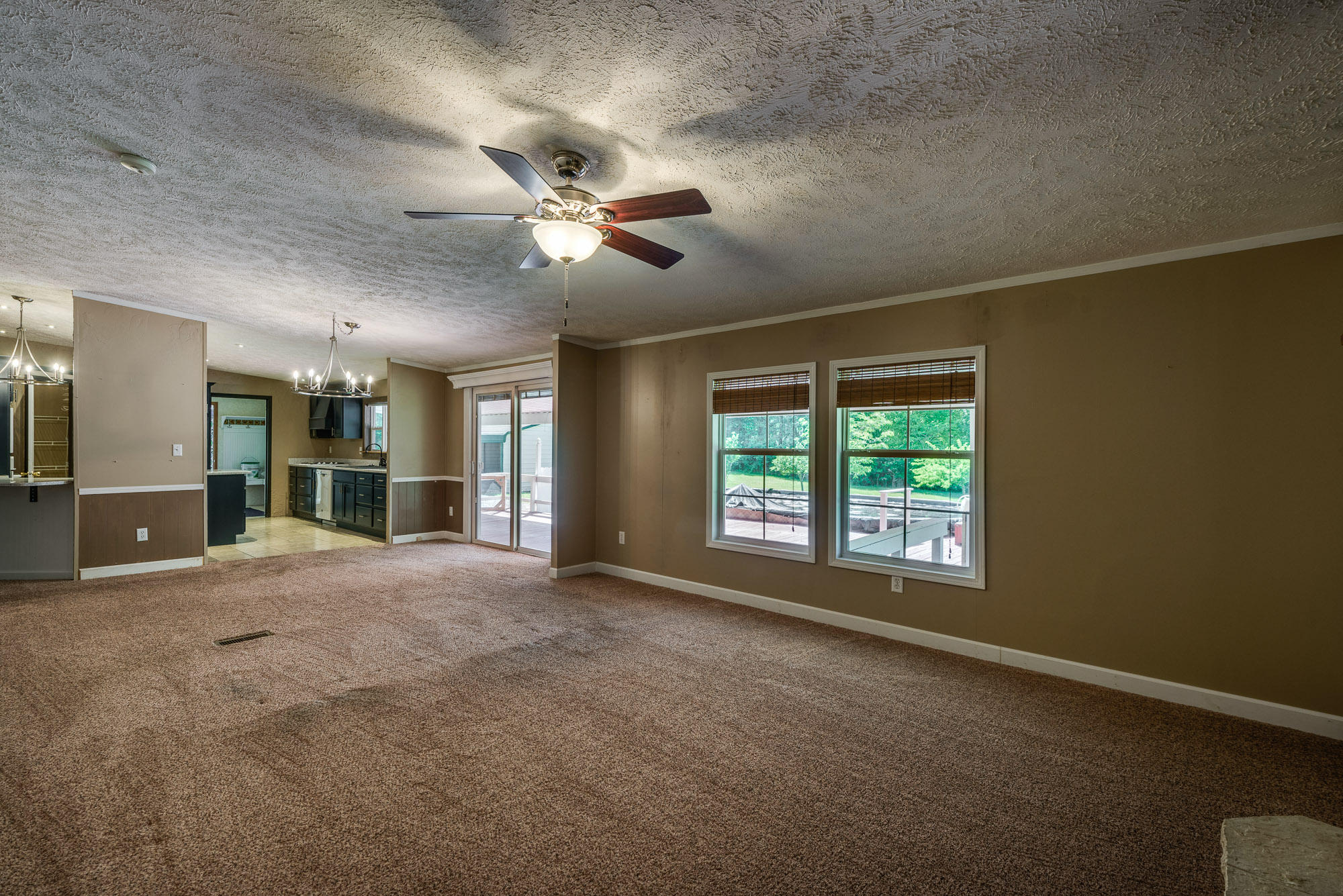 2151 Leffle Webb Road Crossville, TN 38572 - Photo 14 of 39 Family Room-2