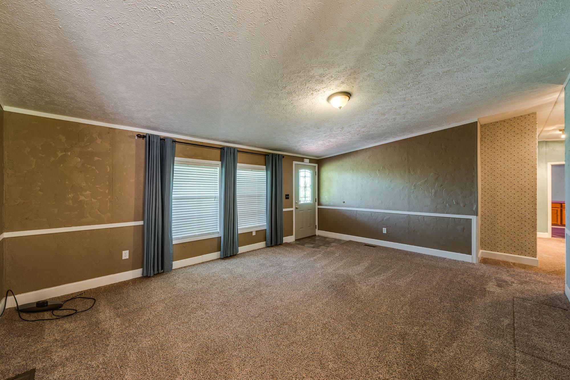 2151 Leffle Webb Road Crossville, TN 38572 - Photo 3 of 39 Livingroom-3