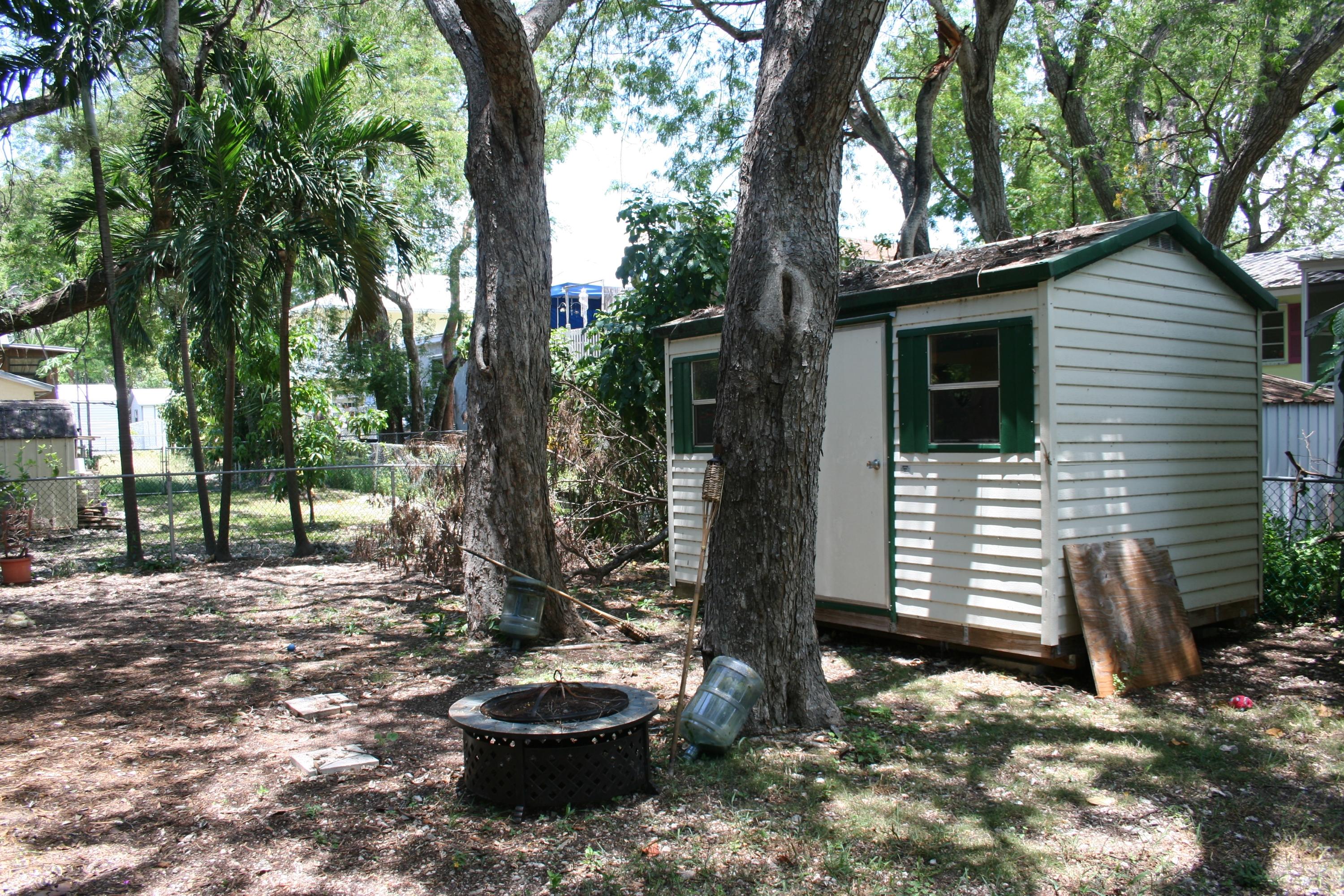 441 Collins Street Key Largo, FL 33037 - Photo 7 of 12 441 Collins St 004
