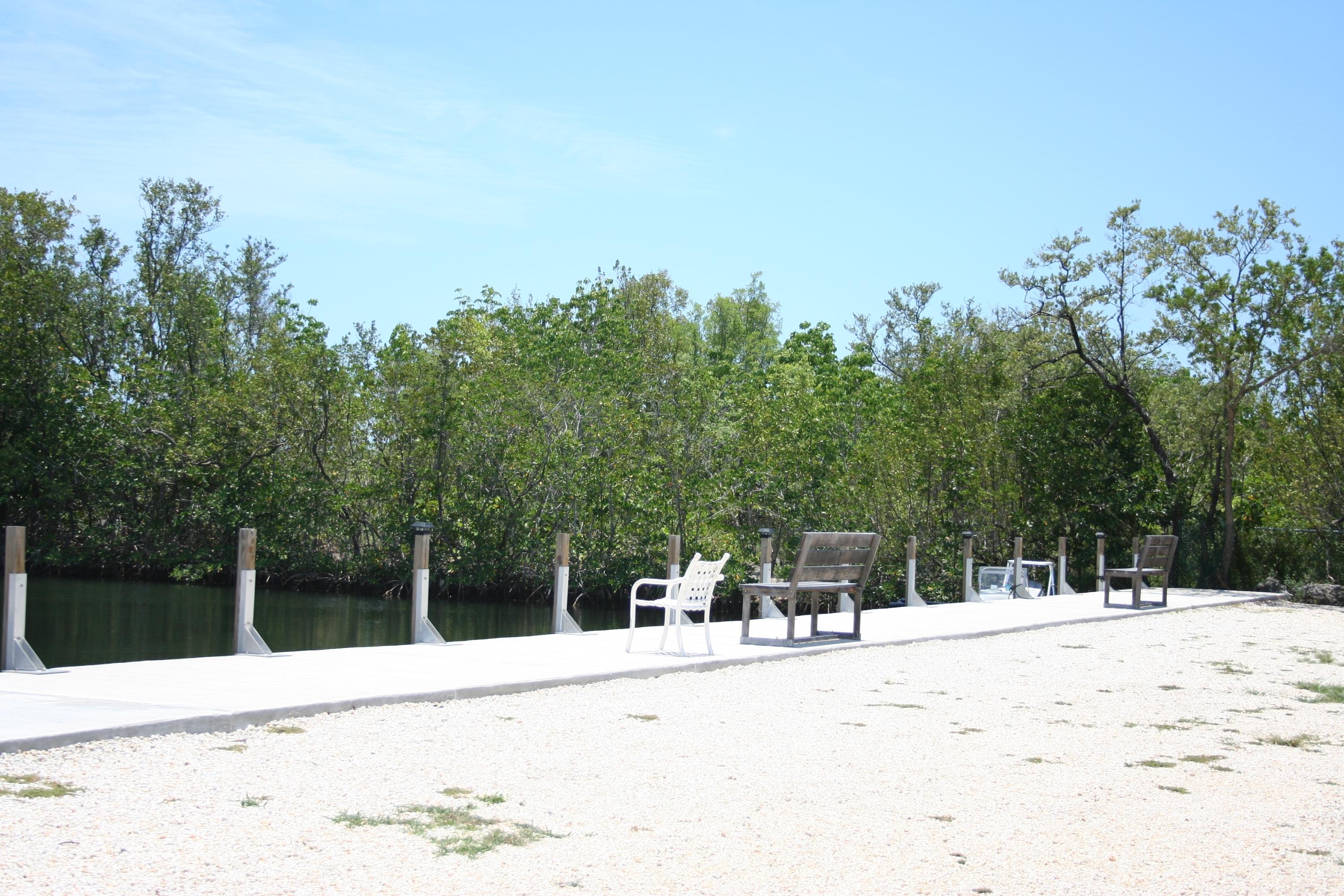 441 Collins Street Key Largo, FL 33037 - Photo 10 of 12 441 Collins St 065