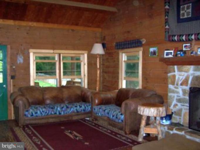 1040 Bloom Road Westminster, MD 21157 - Photo 2 of 24 Family Room