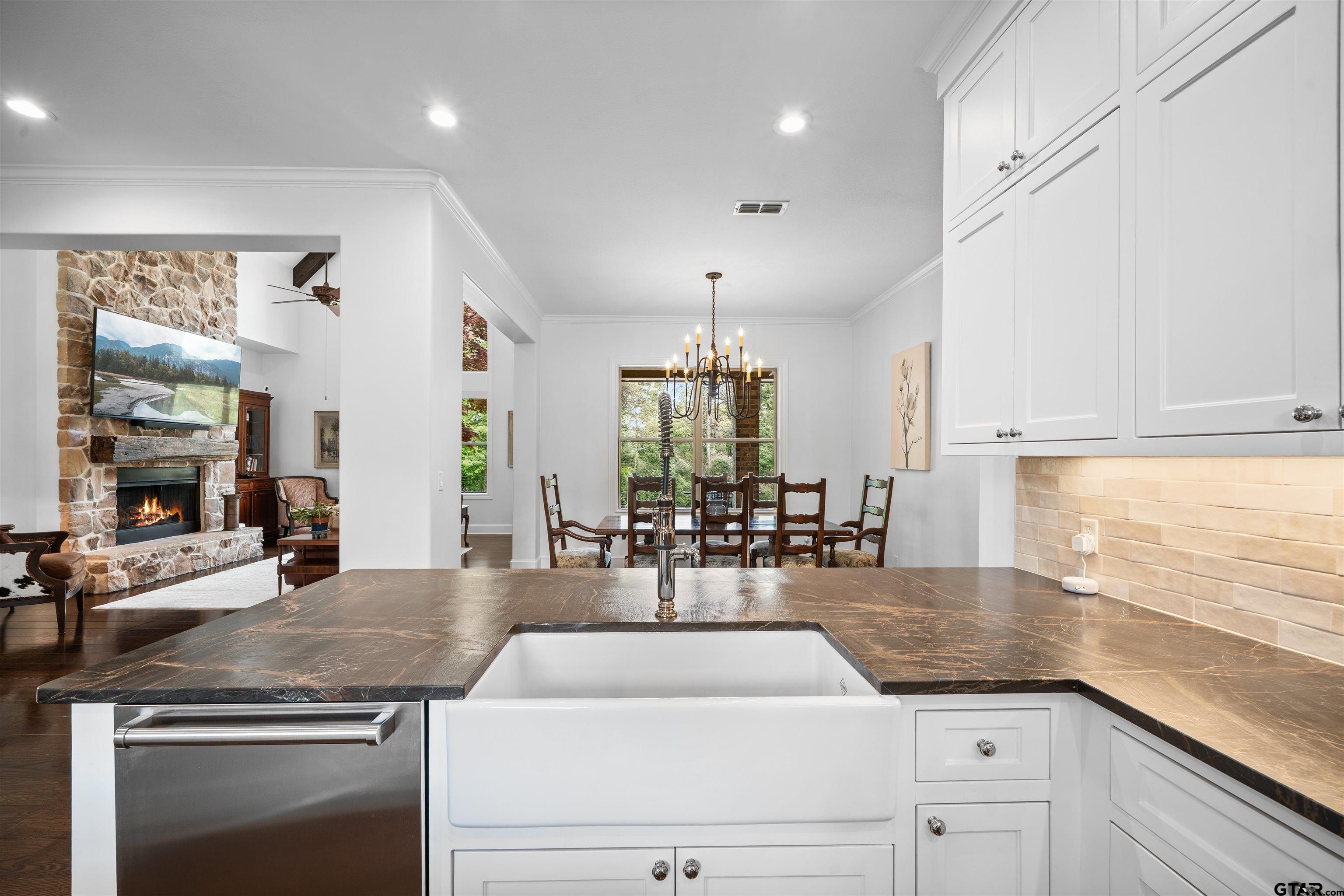 2015 Stonegate Valley Drive Tyler, TX 75703 - Photo 11 of 48