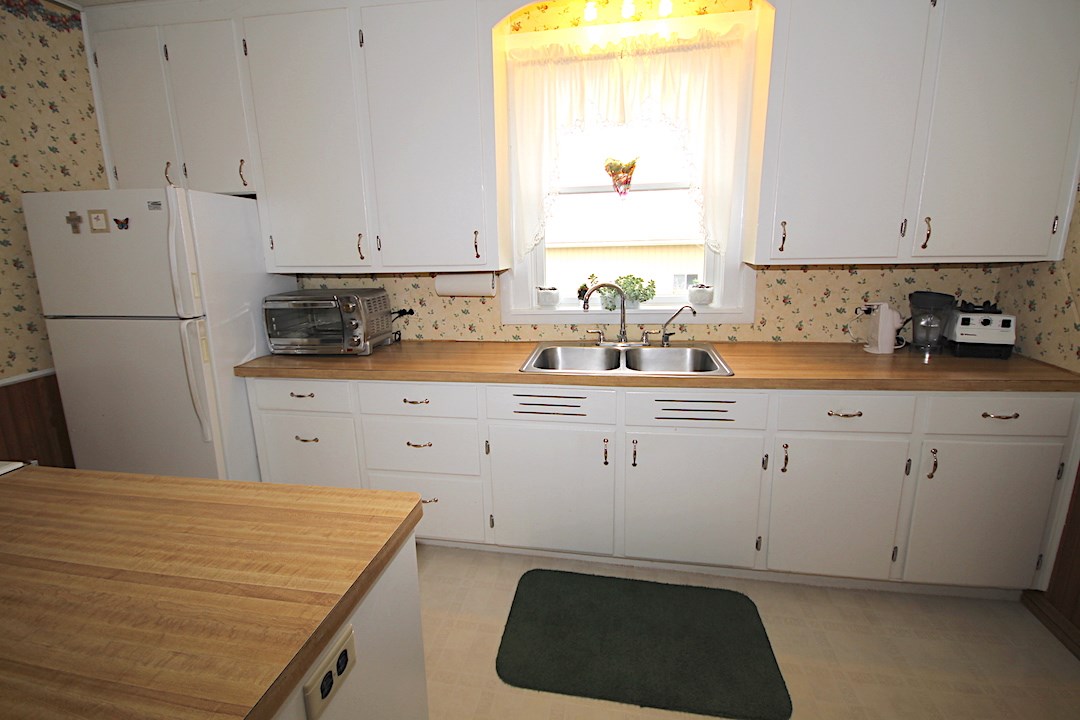 5665 Grant Road Mount Pleasant, MI 48858 - Photo 10 of 33 1833937-9.JPG