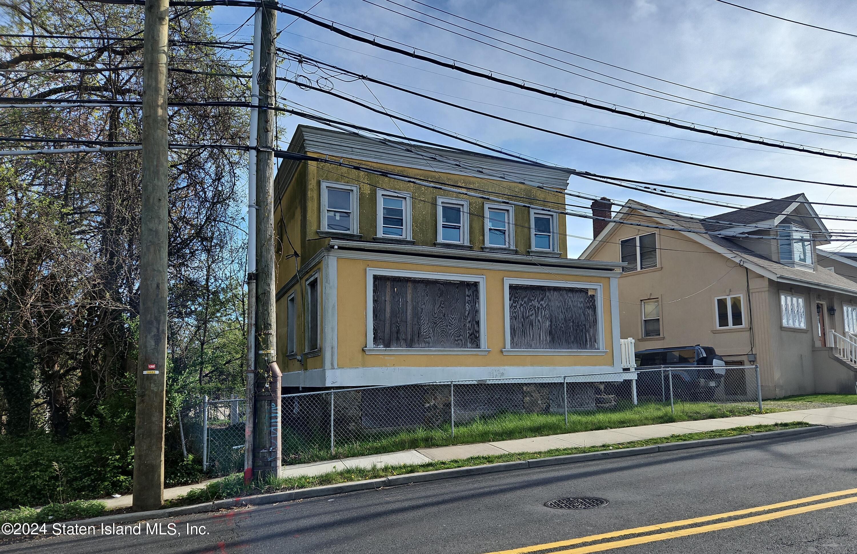 3880 Amboy Road Staten Island, NY 10308 - Photo 5 of 7 3880 Amboy Rd 1