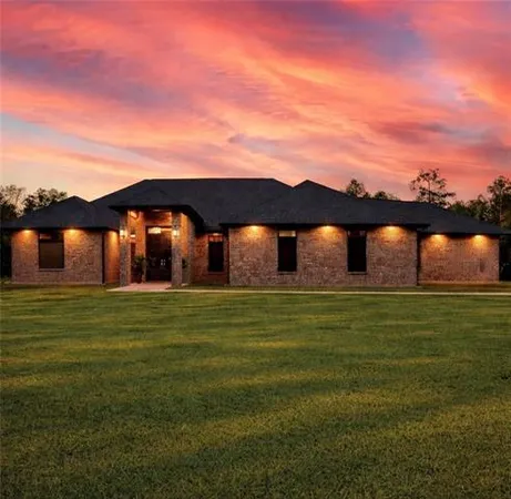 $775,000 | 23708 Hutchinson Road, Springfield, LA 70462