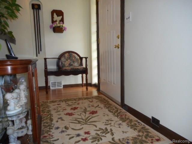 41124 Savage Road Belleville, MI 48111 - Photo 11 of 88 DSCN6104.JPG