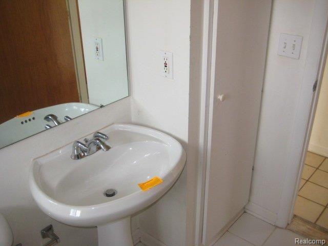 1948 Henbert Road West Bloomfield, MI 48324 - Photo 21 of 25 IMG_5521