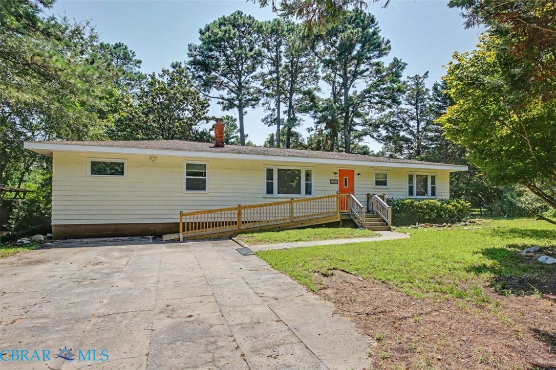 7042 East View Road Hayes, VA 23072 - Photo 2 of 31 Gallery Image 2
