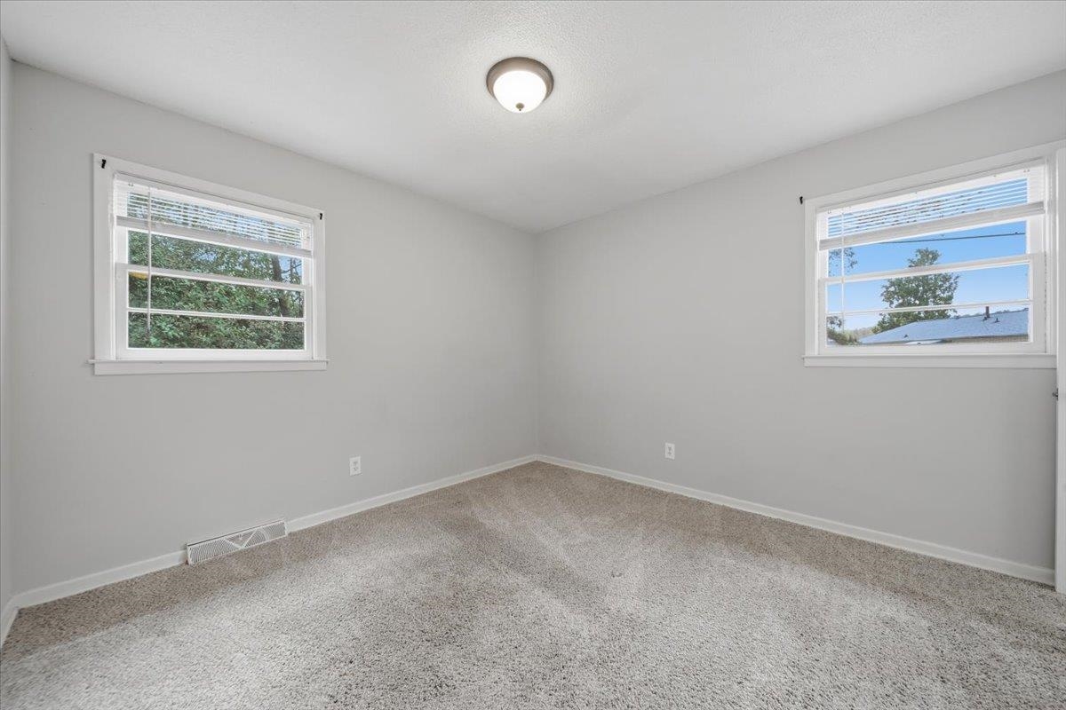 102 Abrams Street Union, SC 29379 - Photo 16 of 31 Main bedroom