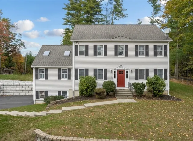 $725,000 | 13 Oak Hill Street, Pepperell, MA 01463