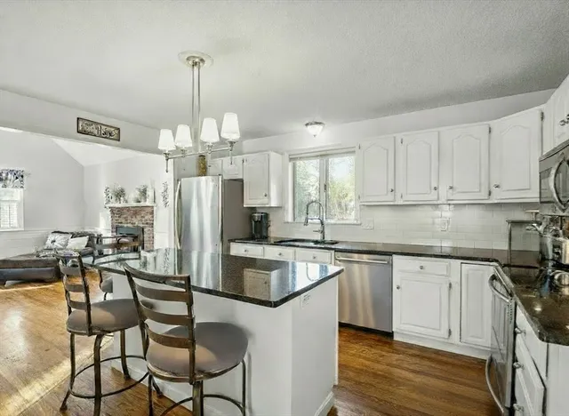 $725,000 | 13 Oak Hill Street, Pepperell, MA 01463